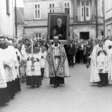 Slavnostní průvod ulicemi Wadowic